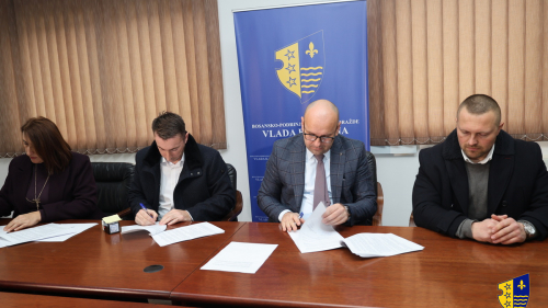 Ministar Krunić potpisao ugovore o dodjeli 35.500 KM komunalnim preduzećima: Planirana veća ulaganja u 2026.godini