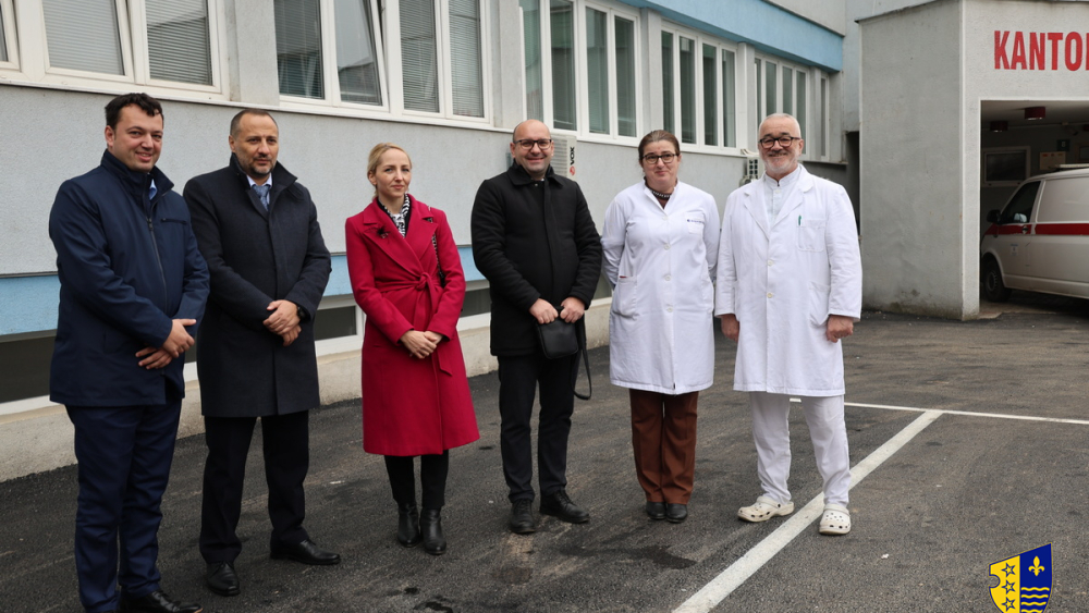 Zvanično okončani radovi na uređenju parking prostora ispred JU Doma zdravlja “dr. Isak Samokovlija” i JZU “Kantonalna bolnica” u Goraždu