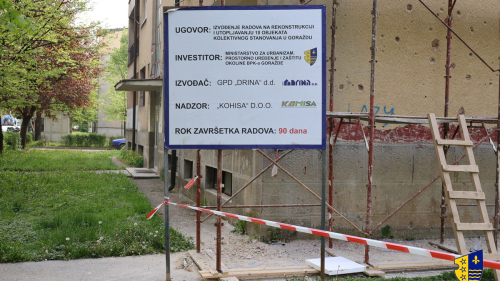 Zvanično započeli radovi na rekonstrukciji i utopljavanju deset stambenih objekata u centralnim gradskim ulicama Maršala Tita i Jusufa Duhovića.