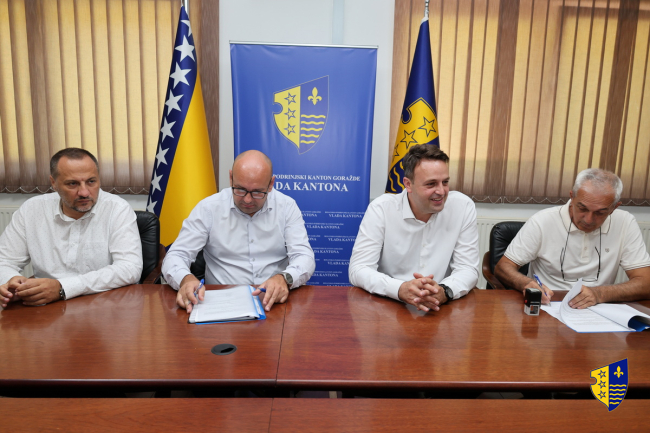 Potpisan ugovor o realizaciji projekta „Izvođenje radova na sanaciji i rekonstrukciji prostorija Kulturno-umjetničkog društva „Azot“ Vitkovići“
